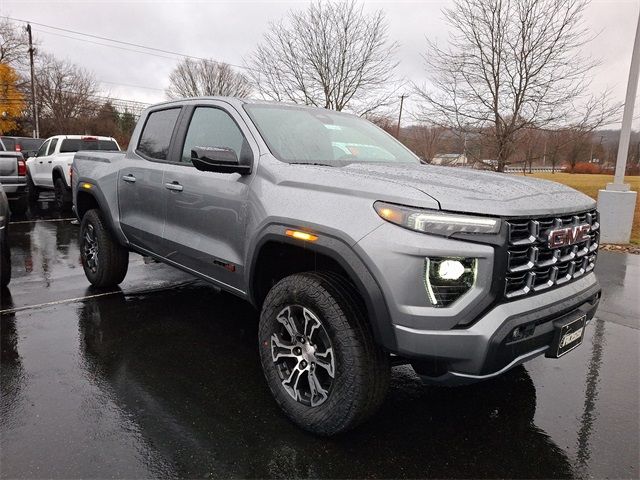 2024 GMC Canyon 4WD AT4