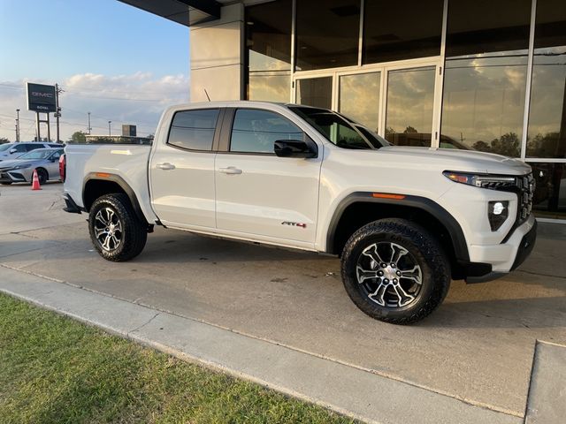 2024 GMC Canyon 4WD AT4