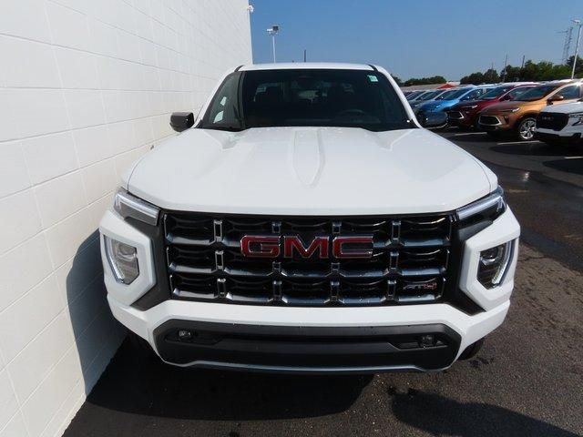 2024 GMC Canyon 4WD AT4