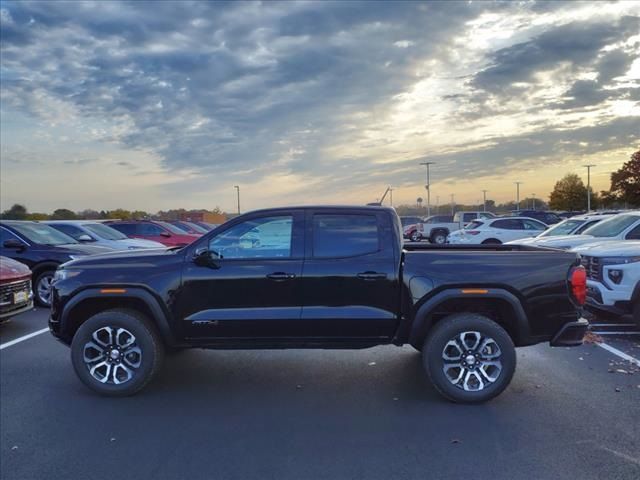 2024 GMC Canyon 4WD AT4