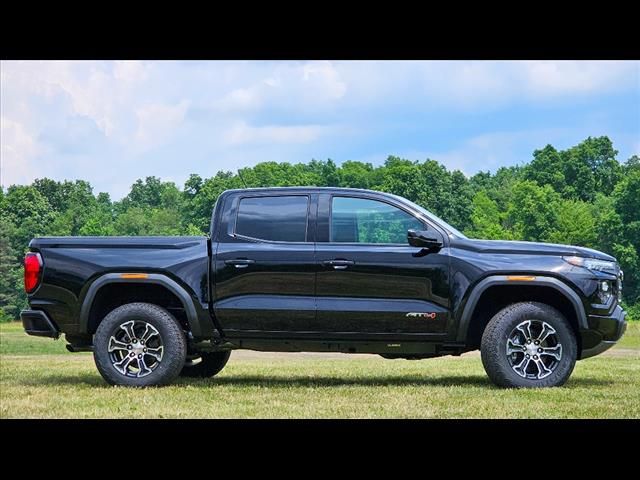 2024 GMC Canyon 4WD AT4