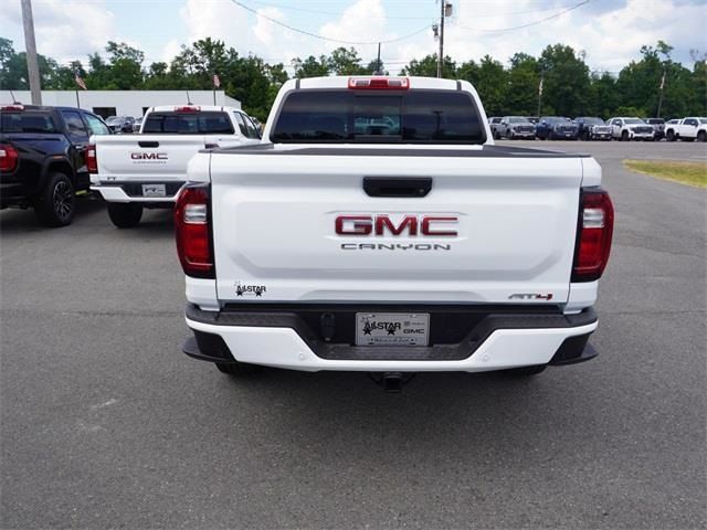 2024 GMC Canyon 4WD AT4