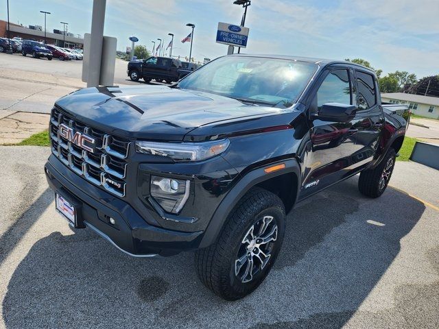 2024 GMC Canyon 4WD AT4