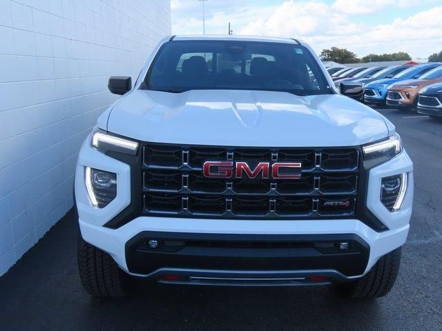 2024 GMC Canyon 4WD AT4