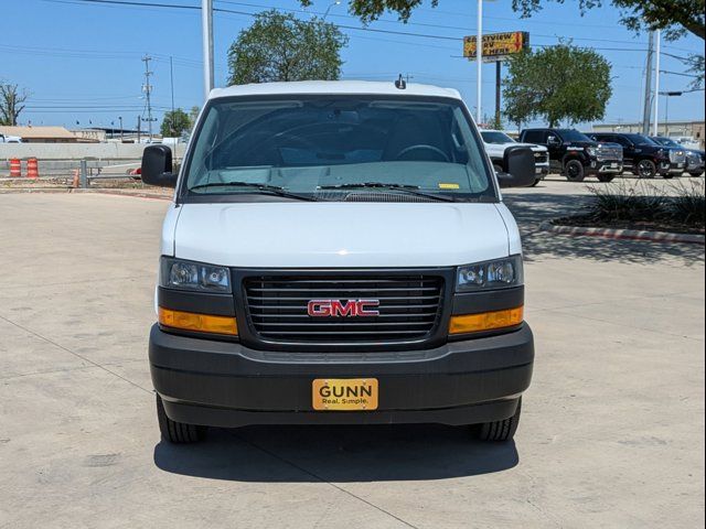 2024 GMC Savana Base