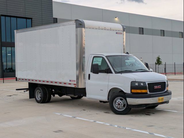 2024 GMC Savana Base