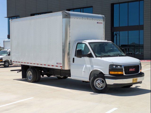 2024 GMC Savana Base