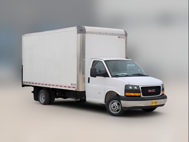2024 GMC Savana Base