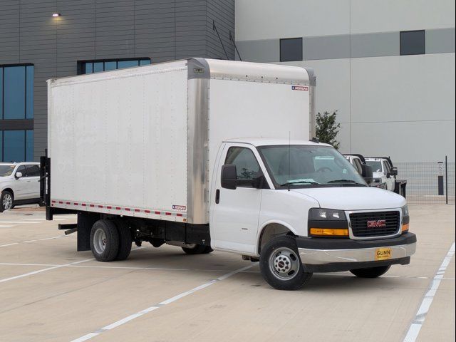 2024 GMC Savana Base