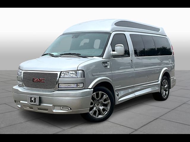 2024 GMC Savana Base