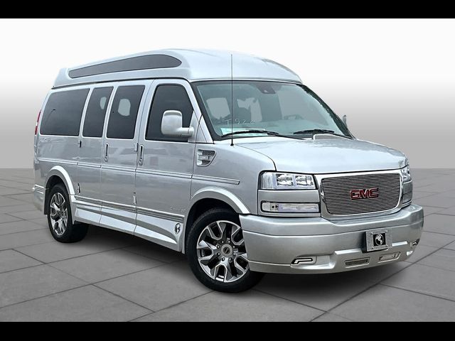 2024 GMC Savana Base