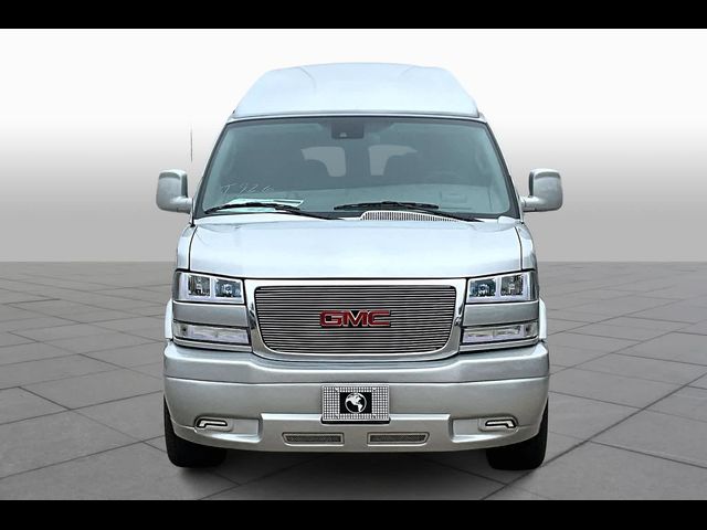 2024 GMC Savana Base