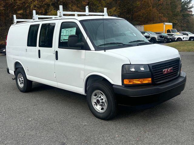 2024 GMC Savana Base