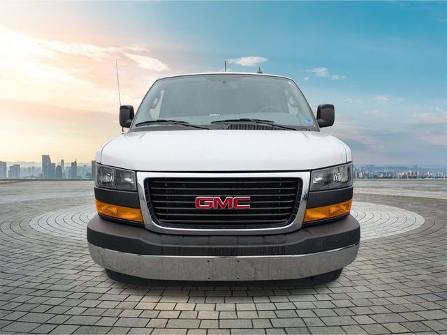 2024 GMC Savana Base