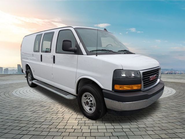 2024 GMC Savana Base