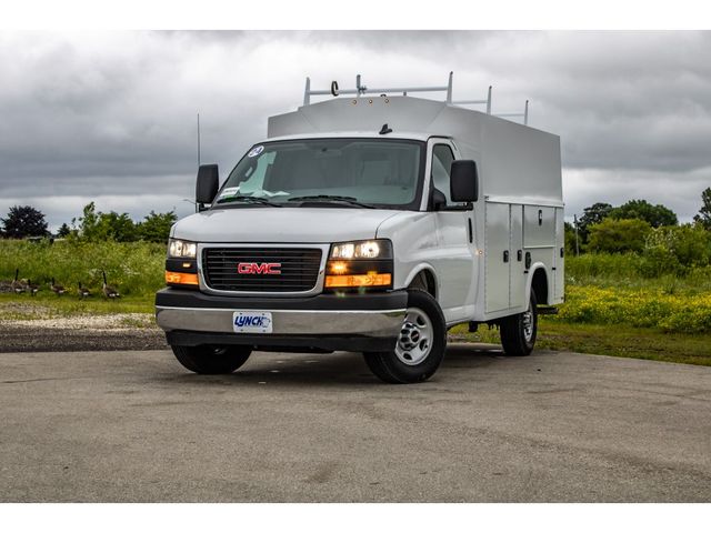 2024 GMC Savana Base