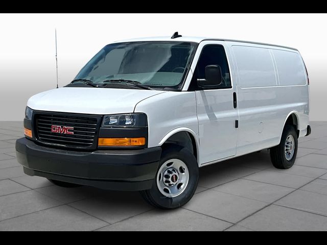 2024 GMC Savana Base