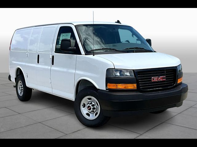 2024 GMC Savana Base