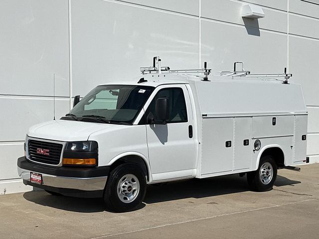 2024 GMC Savana Base