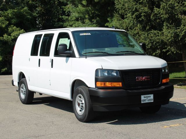 2024 GMC Savana Base