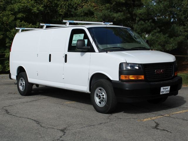 2024 GMC Savana Base