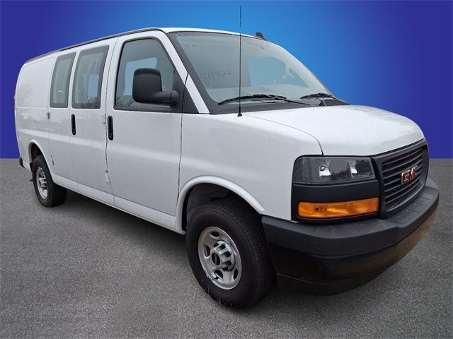 2024 GMC Savana Base