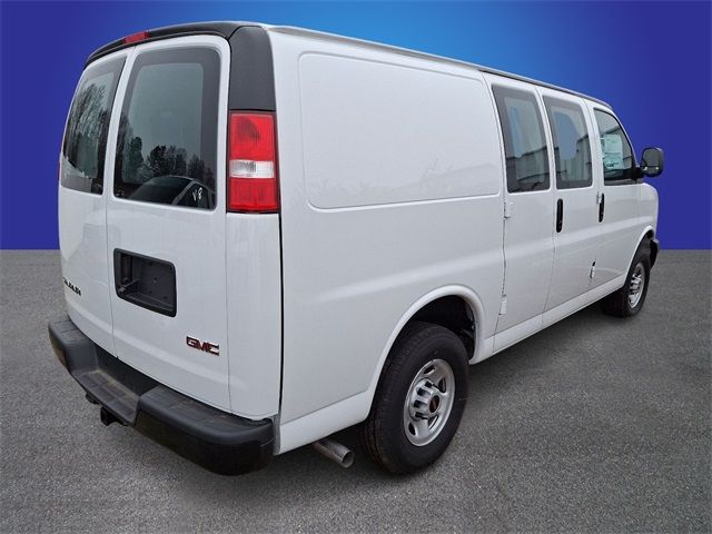 2024 GMC Savana Base