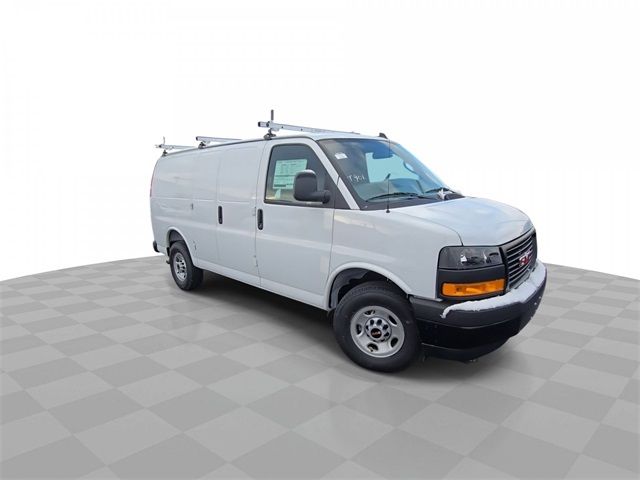 2024 GMC Savana Base