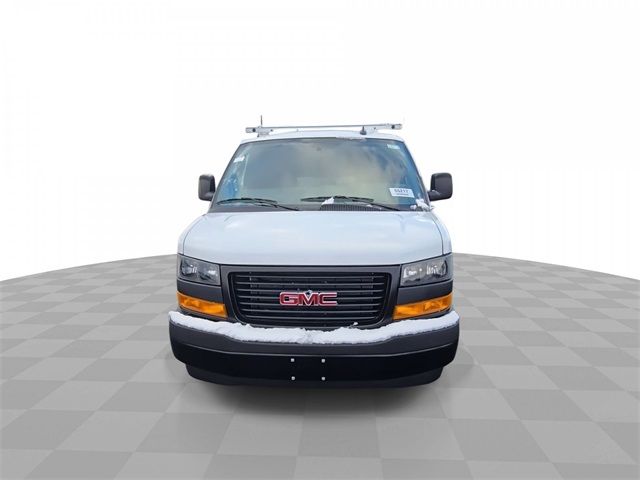 2024 GMC Savana Base