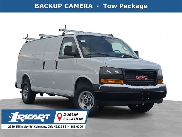 2024 GMC Savana Base