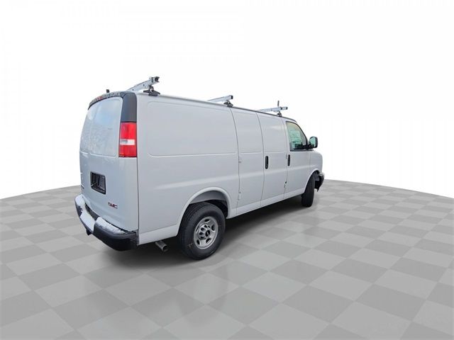 2024 GMC Savana Base