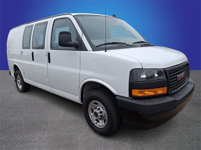 2024 GMC Savana Base
