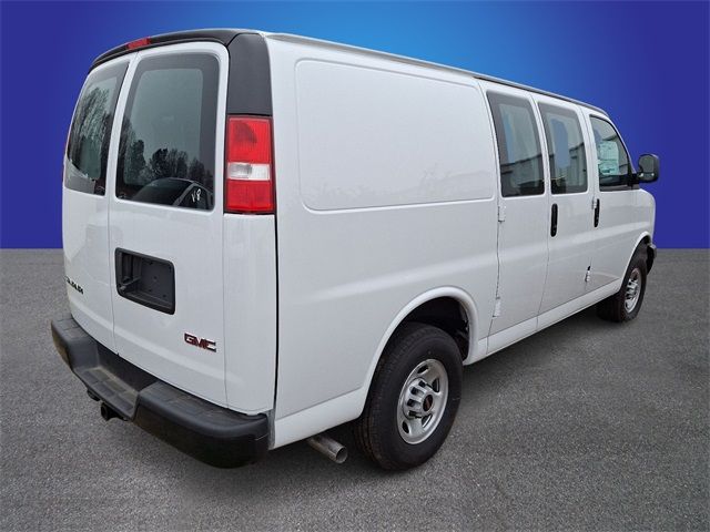 2024 GMC Savana Base