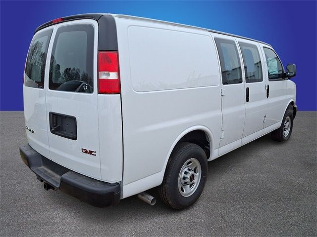 2024 GMC Savana Base