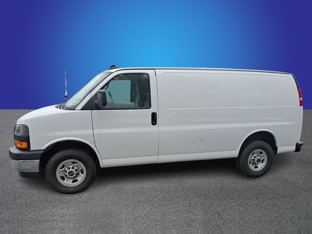 2024 GMC Savana Base
