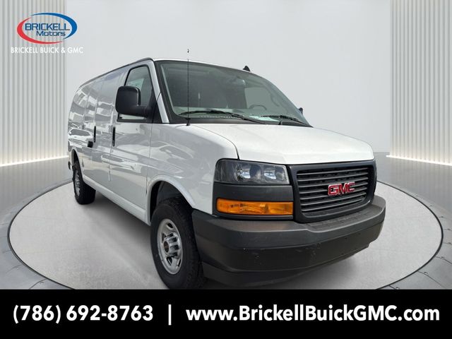 2024 GMC Savana Base