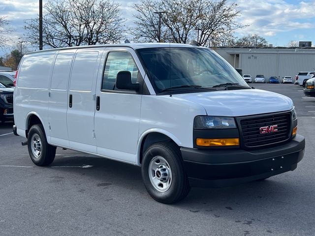 2024 GMC Savana Base