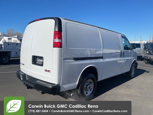 2024 GMC Savana Base