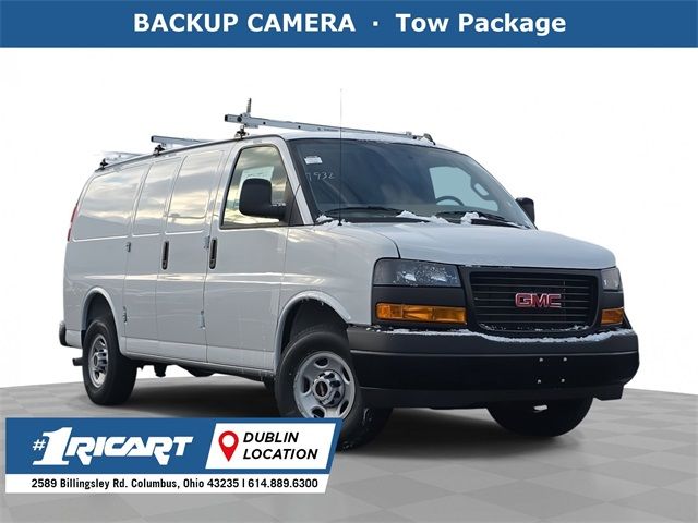 2024 GMC Savana Base