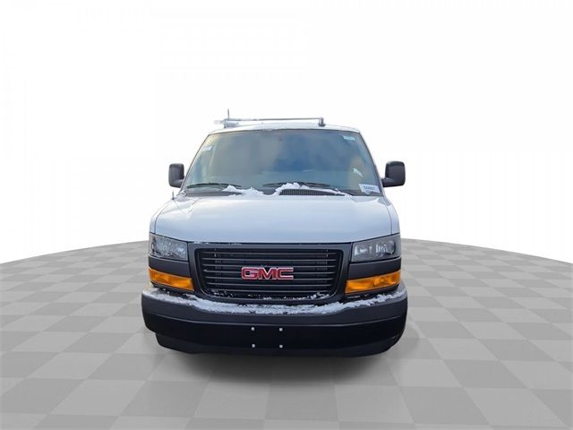 2024 GMC Savana Base