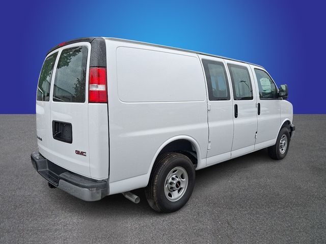 2024 GMC Savana Base