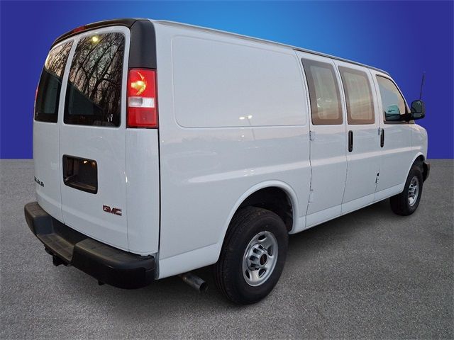 2024 GMC Savana Base