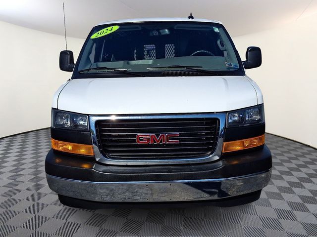 2024 GMC Savana Base