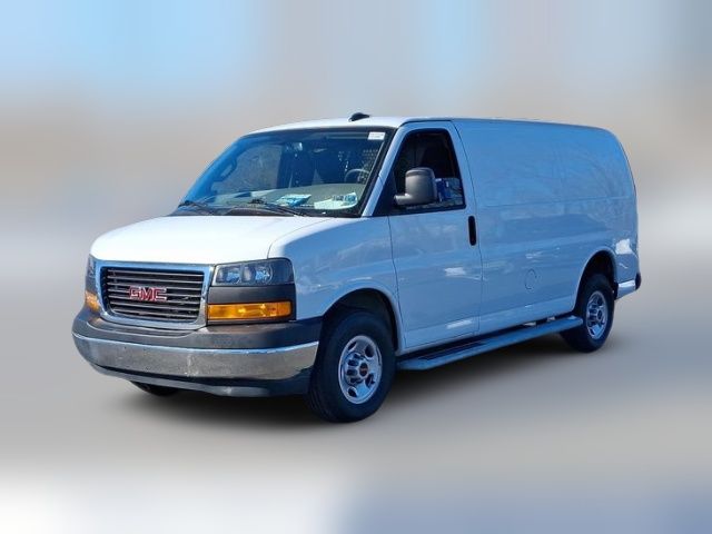 2024 GMC Savana Base