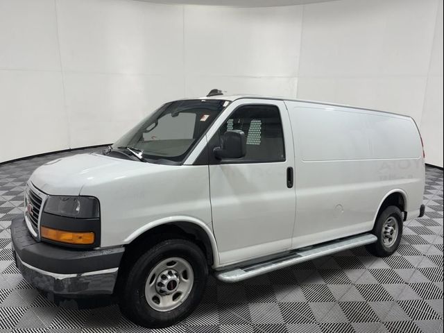 2024 GMC Savana Base