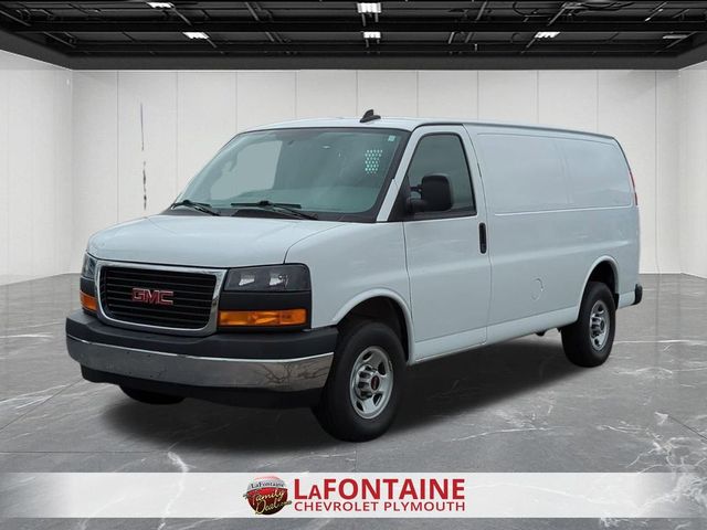 2024 GMC Savana Base