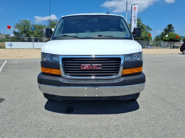 2024 GMC Savana Base