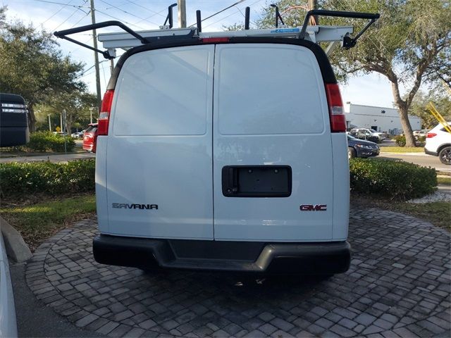 2024 GMC Savana Base