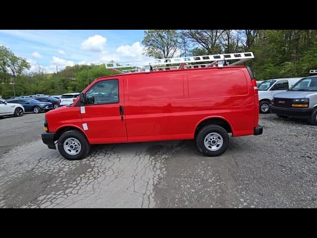 2024 GMC Savana Base