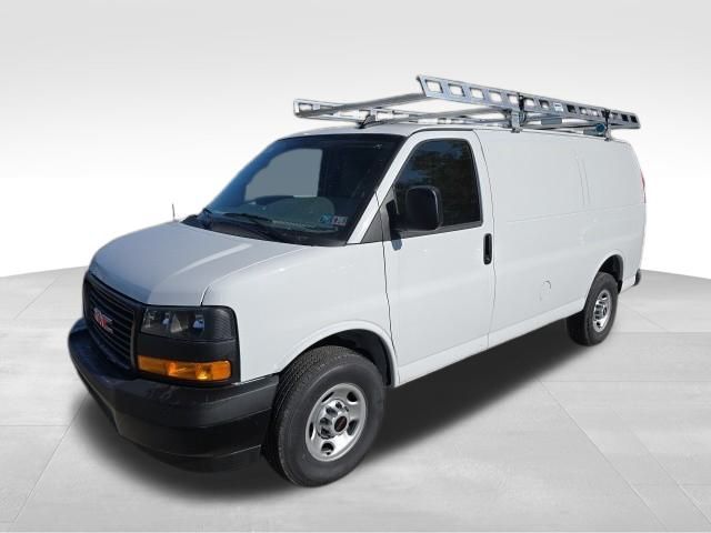 2024 GMC Savana Base